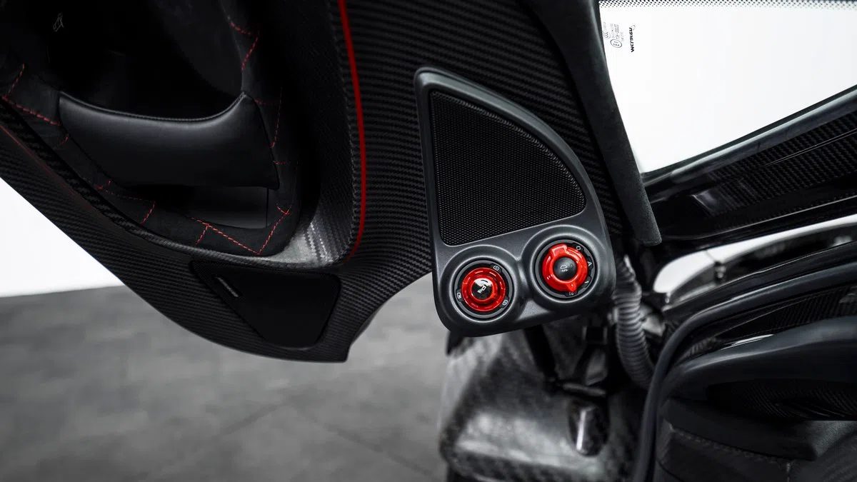 2015 McLaren P1 Carbon Series – 1 of 5 interior, center console