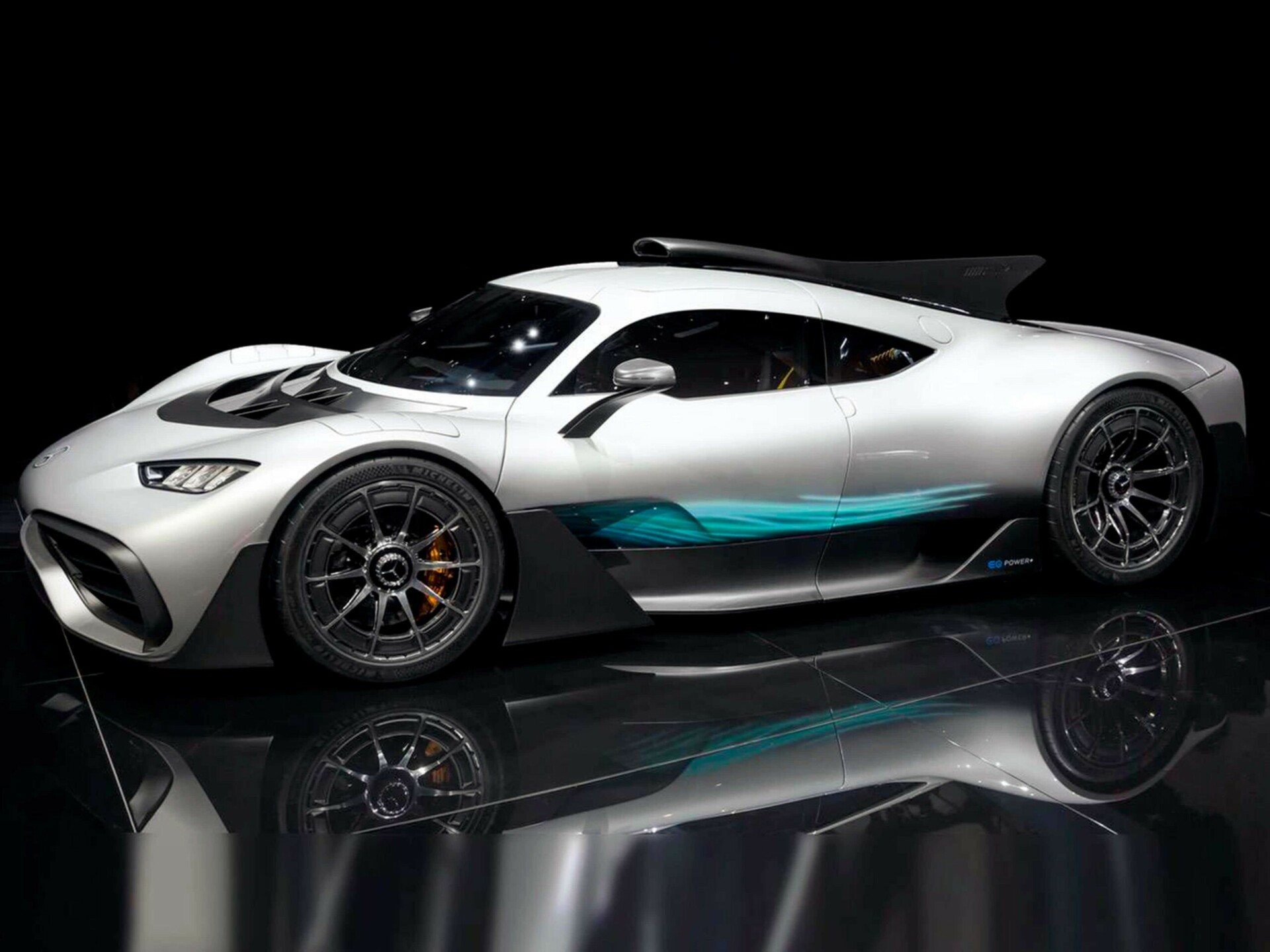 2022 Mercedes AMG One, 3/5