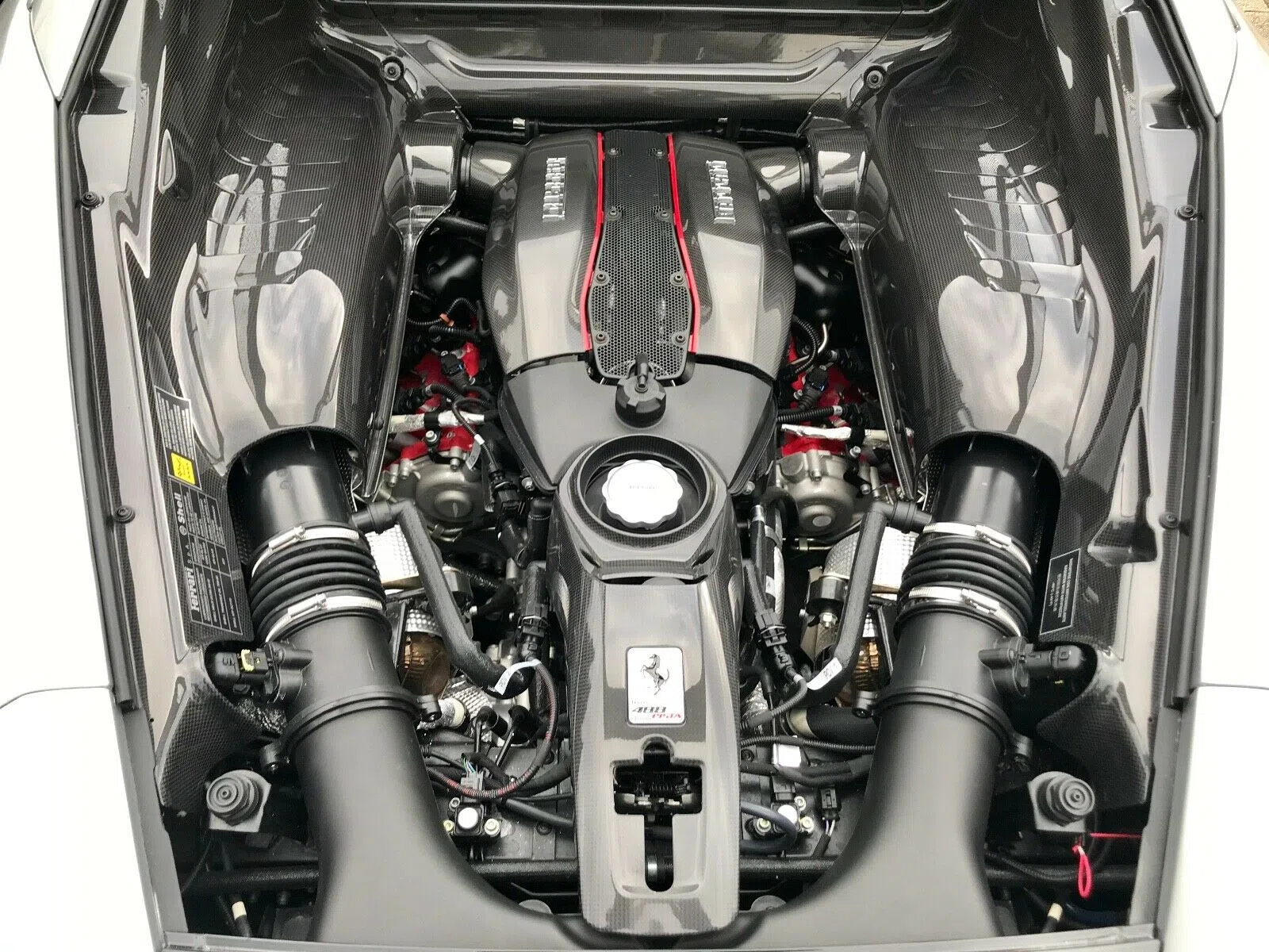 2019 Ferrari 488 Pista engine