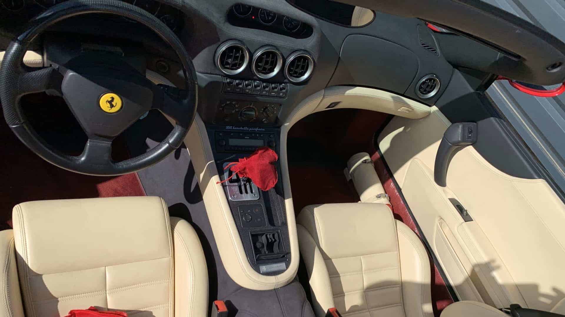 2001 Ferrari 550 Barchetta, 3/10