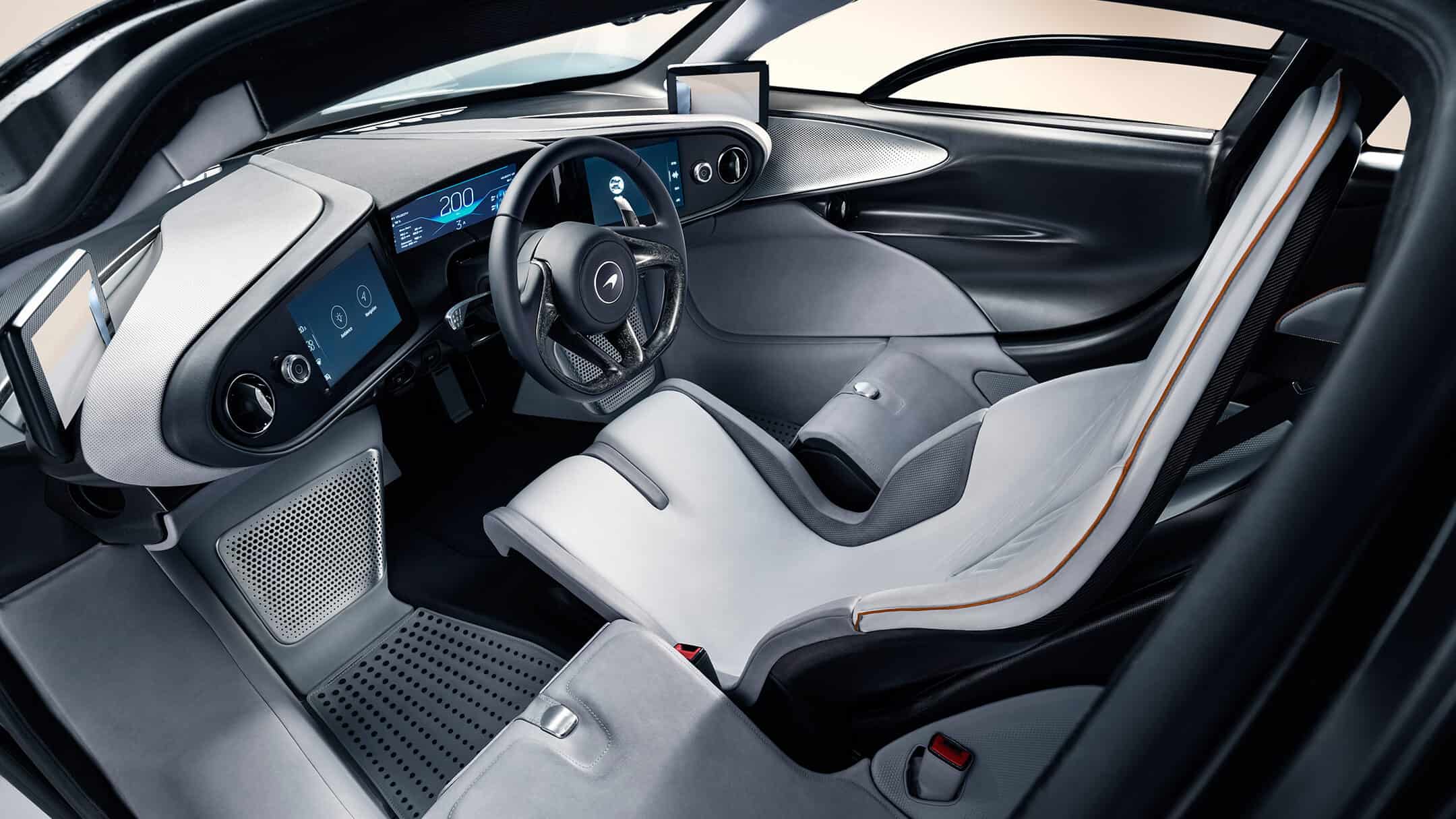 2020 McLaren Speedtail, 4/5