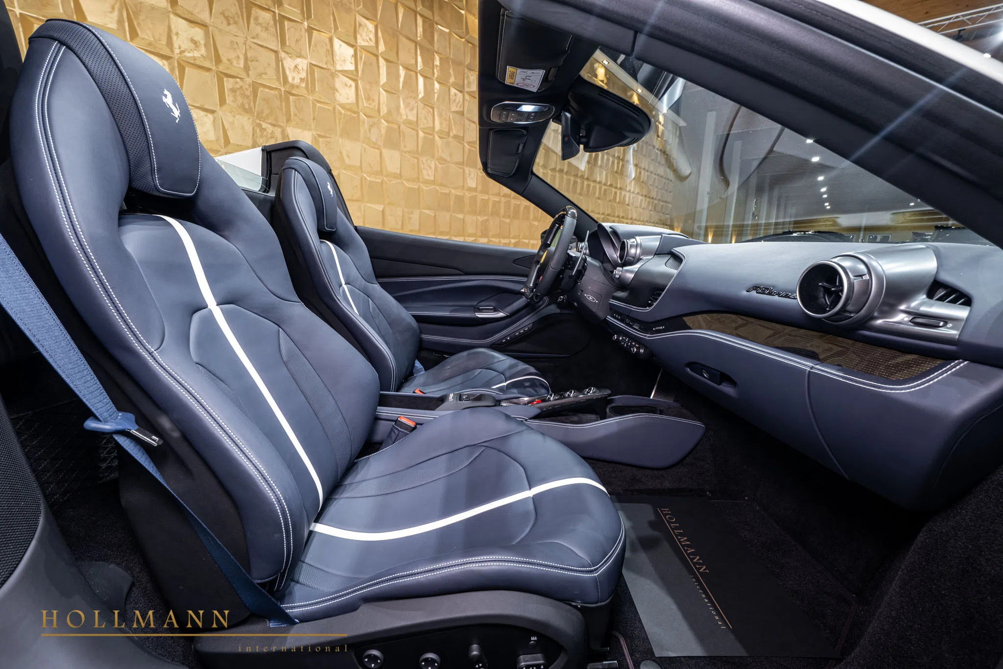 Ferrari F8 Spider by NOVITEC N-LARGO interior, seats
