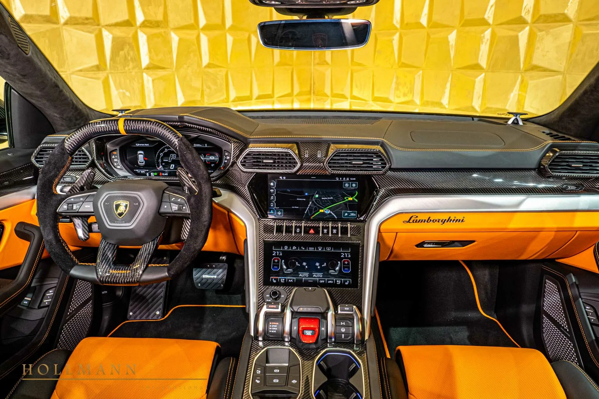 2022 Mansory Urus Venatus interior, dashboard