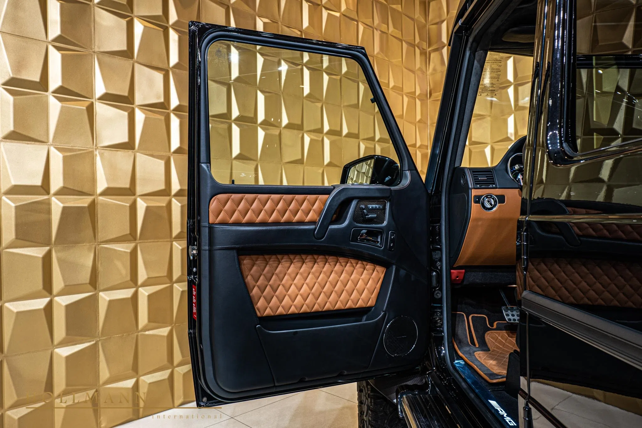 2015 Mercedes-Benz G 63 AMG 6x6 interior, door panel, Designo Leather Light Brown