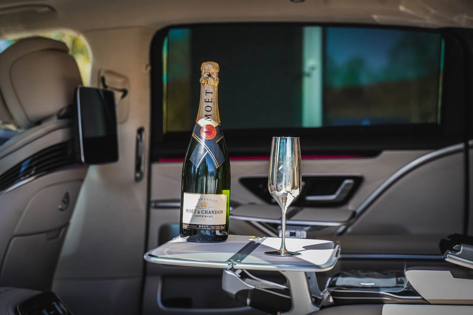 2022 BRABUS B 600 interior