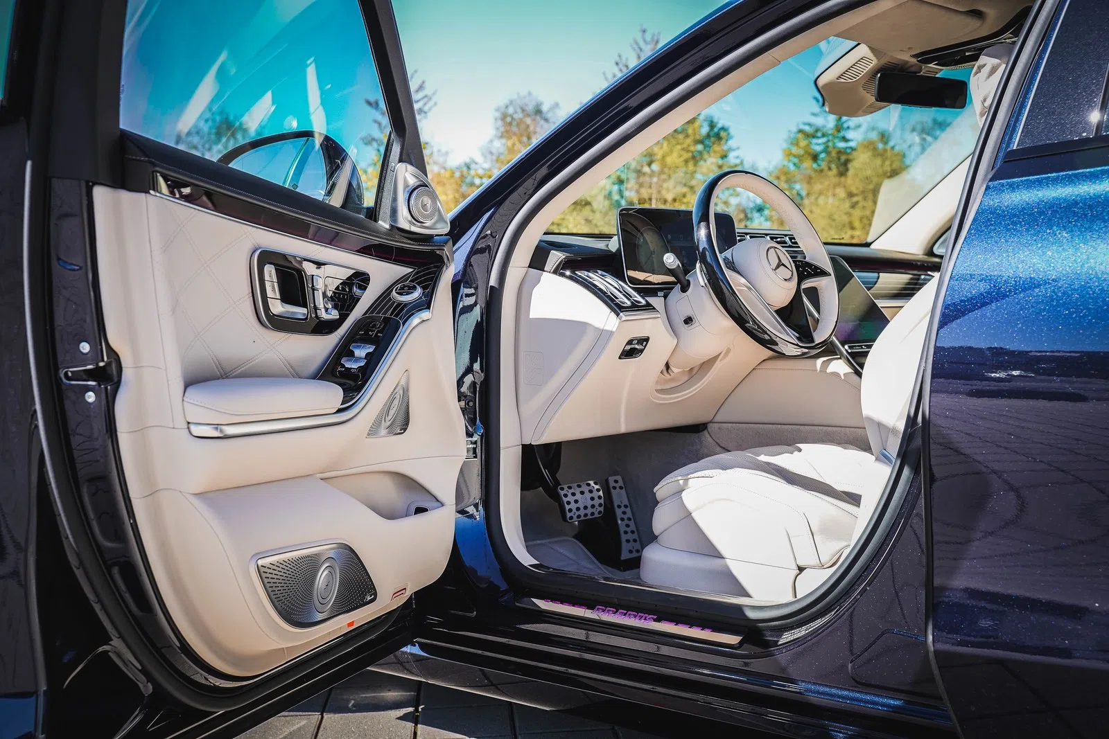 2022 BRABUS B 600 interior