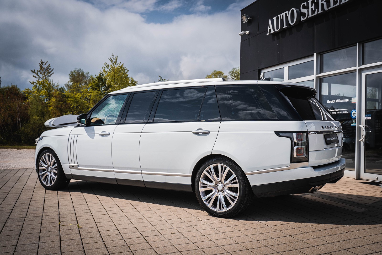 2022 Range Rover SV Autobiography with VIP +600mm, 3/20