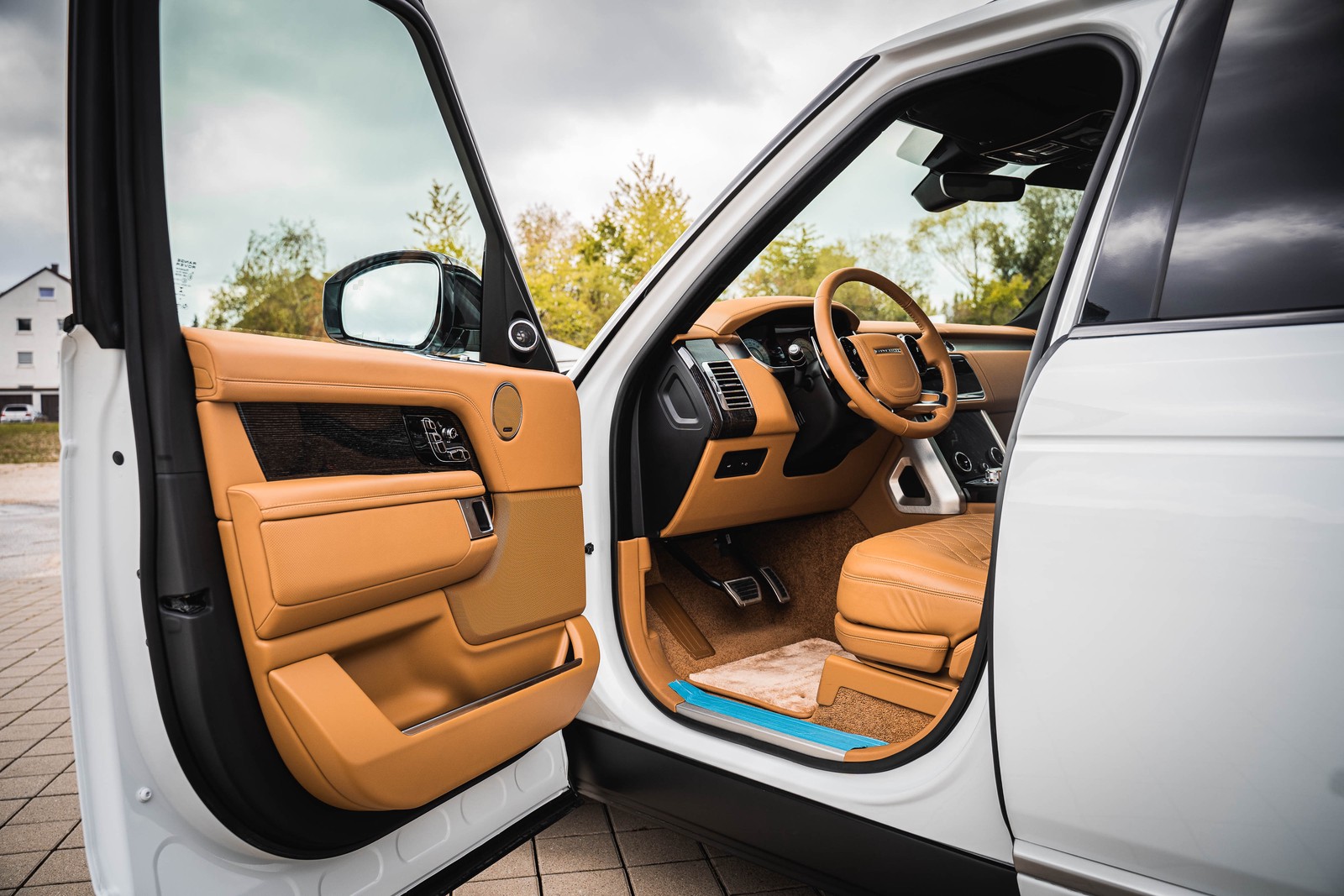 2022 Range Rover SV Autobiography with VIP +600mm, 4/20