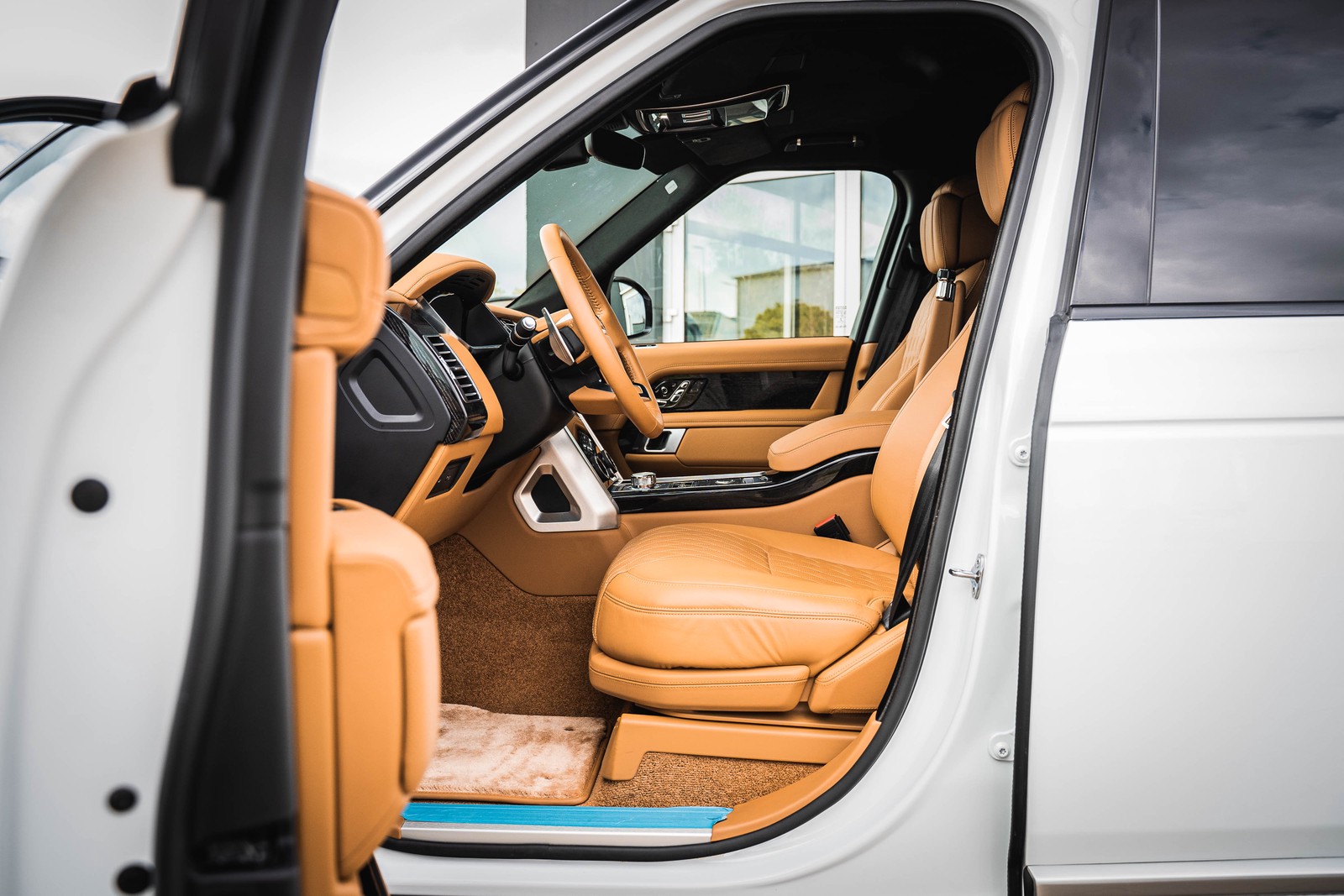 2022 Range Rover SV Autobiography with VIP +600mm, 5/20