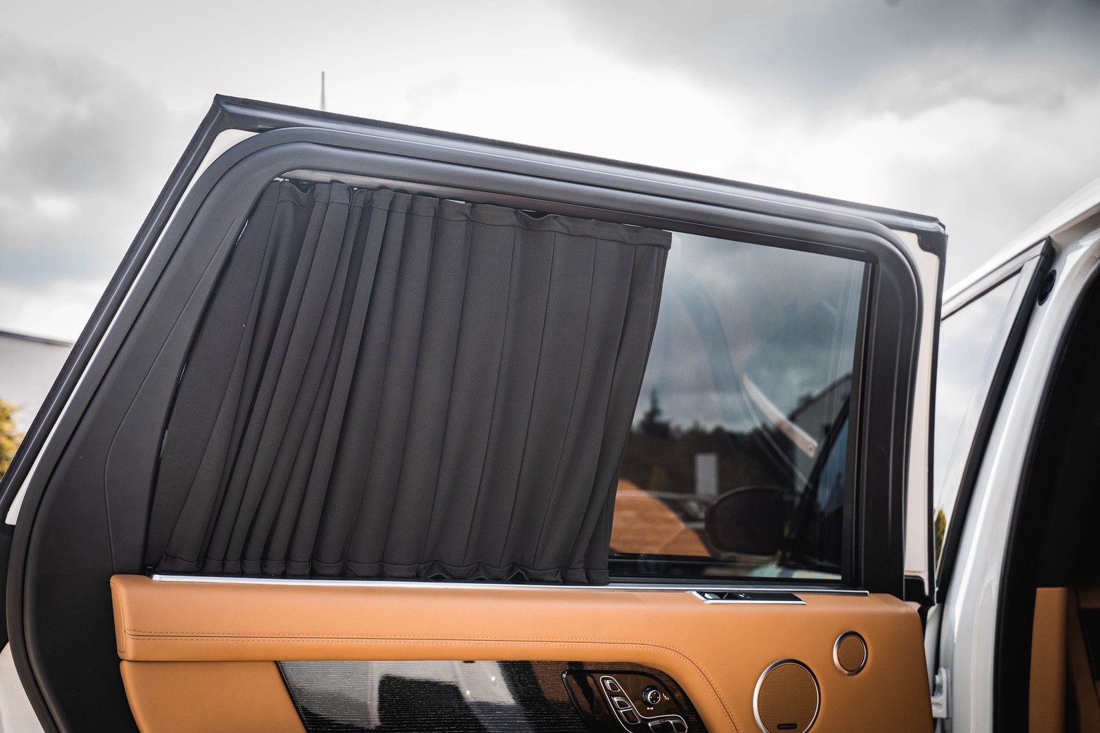 2022 Range Rover SV Autobiography with VIP +600mm, 7/20