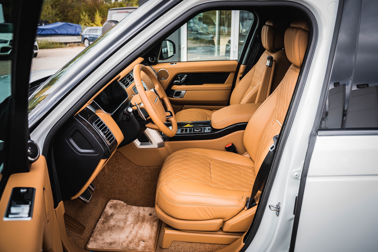 2022 Range Rover SV Autobiography with VIP +600mm, 17/20