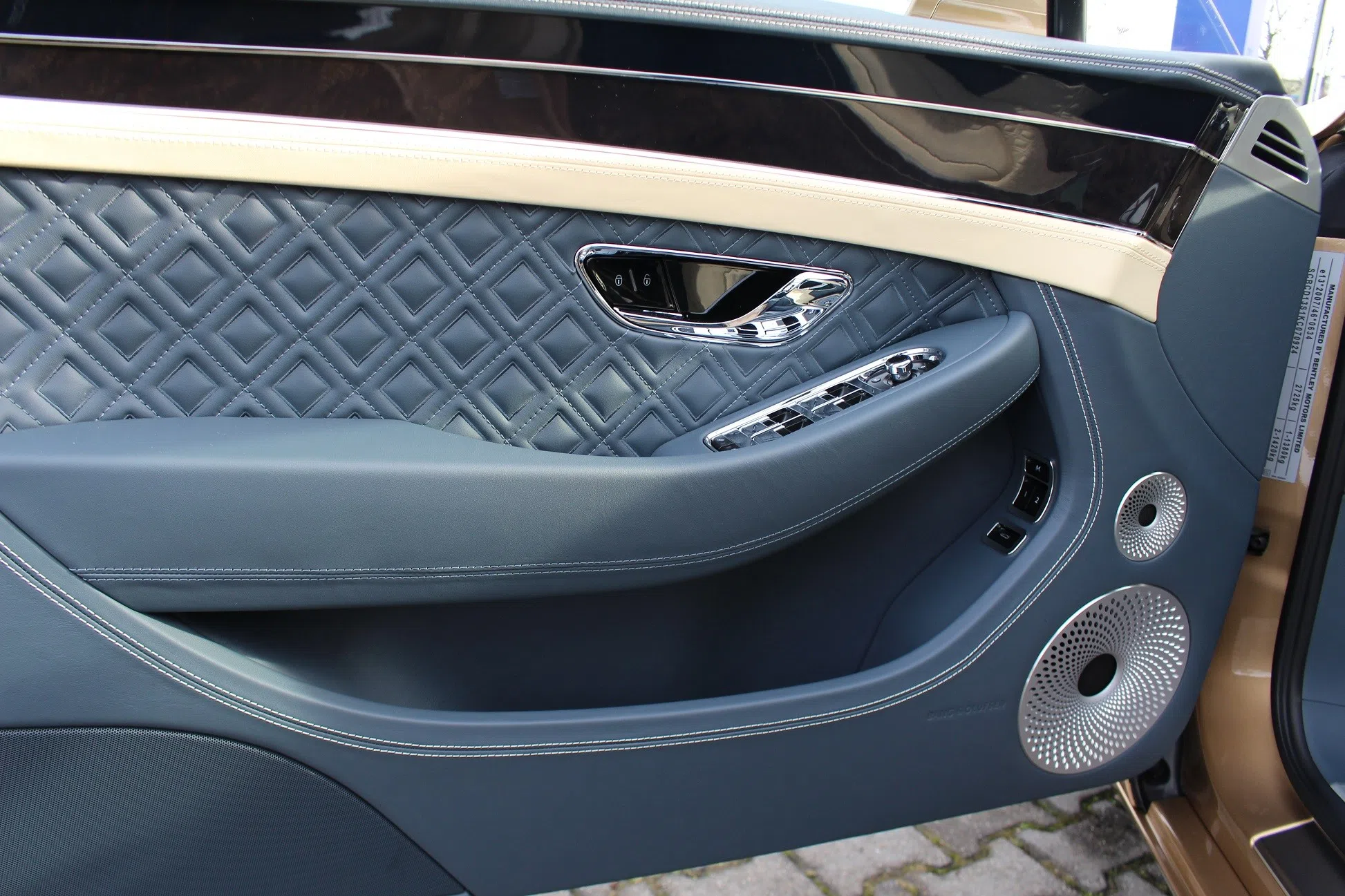 2019 Bentley Continental GT Mulliner 22 interior, door panel, Beige