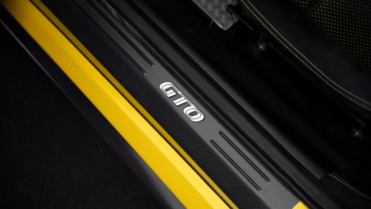 2012 Ferrari 599 GTO interior, door sill