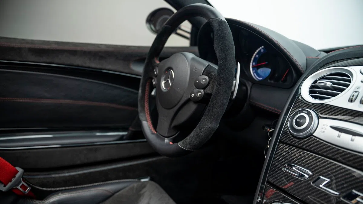 2009 Mercedes-Benz SLR McLaren 722s Roadster interior, steering wheel