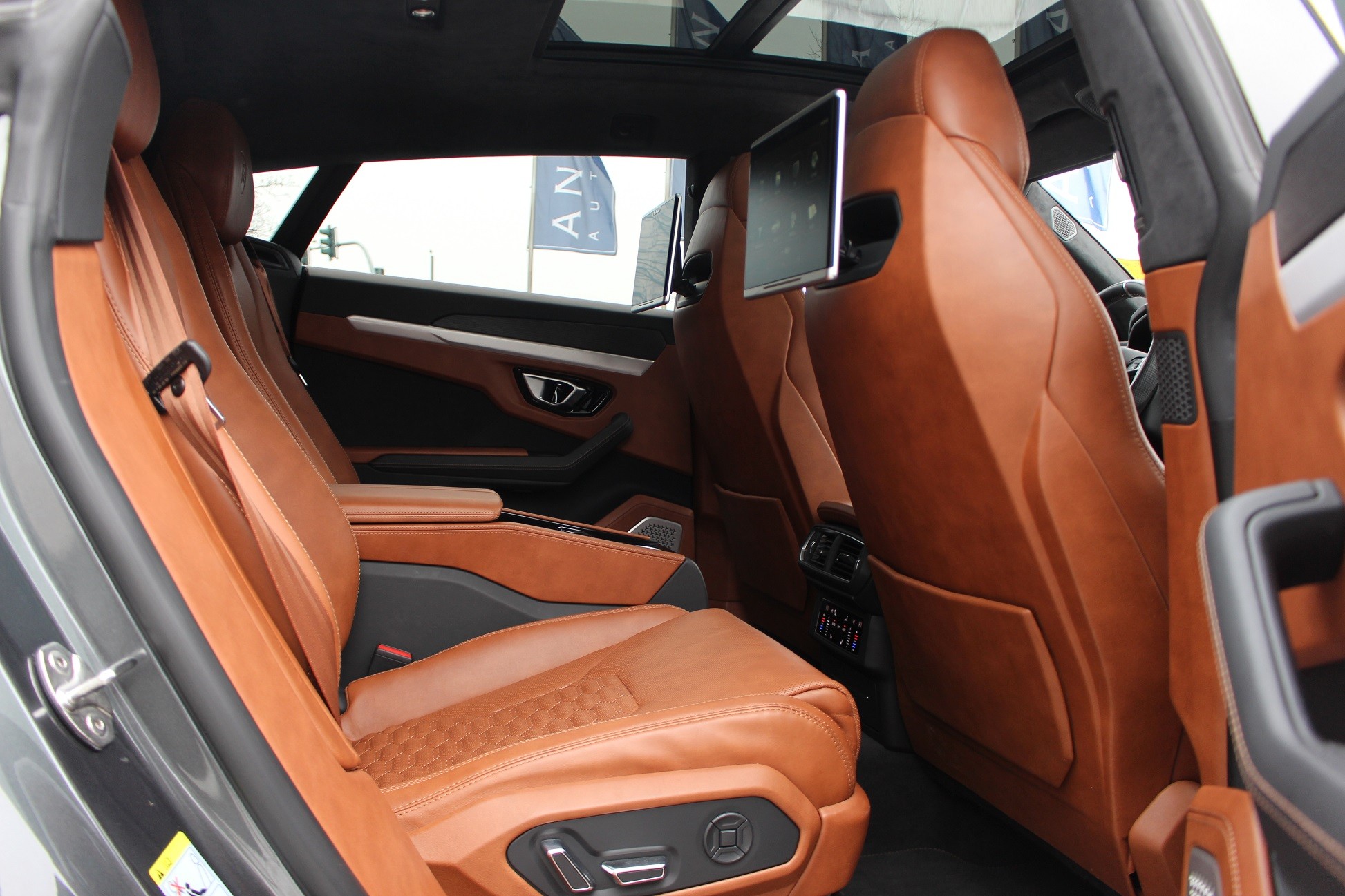 2018 Lamborghini Urus, 10/20
