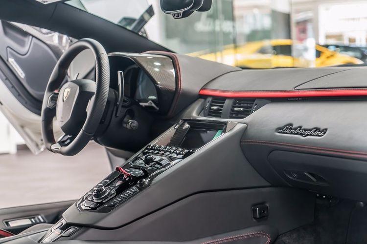 2017 LAMBORGHINI AVENTADOR S, 11/14
