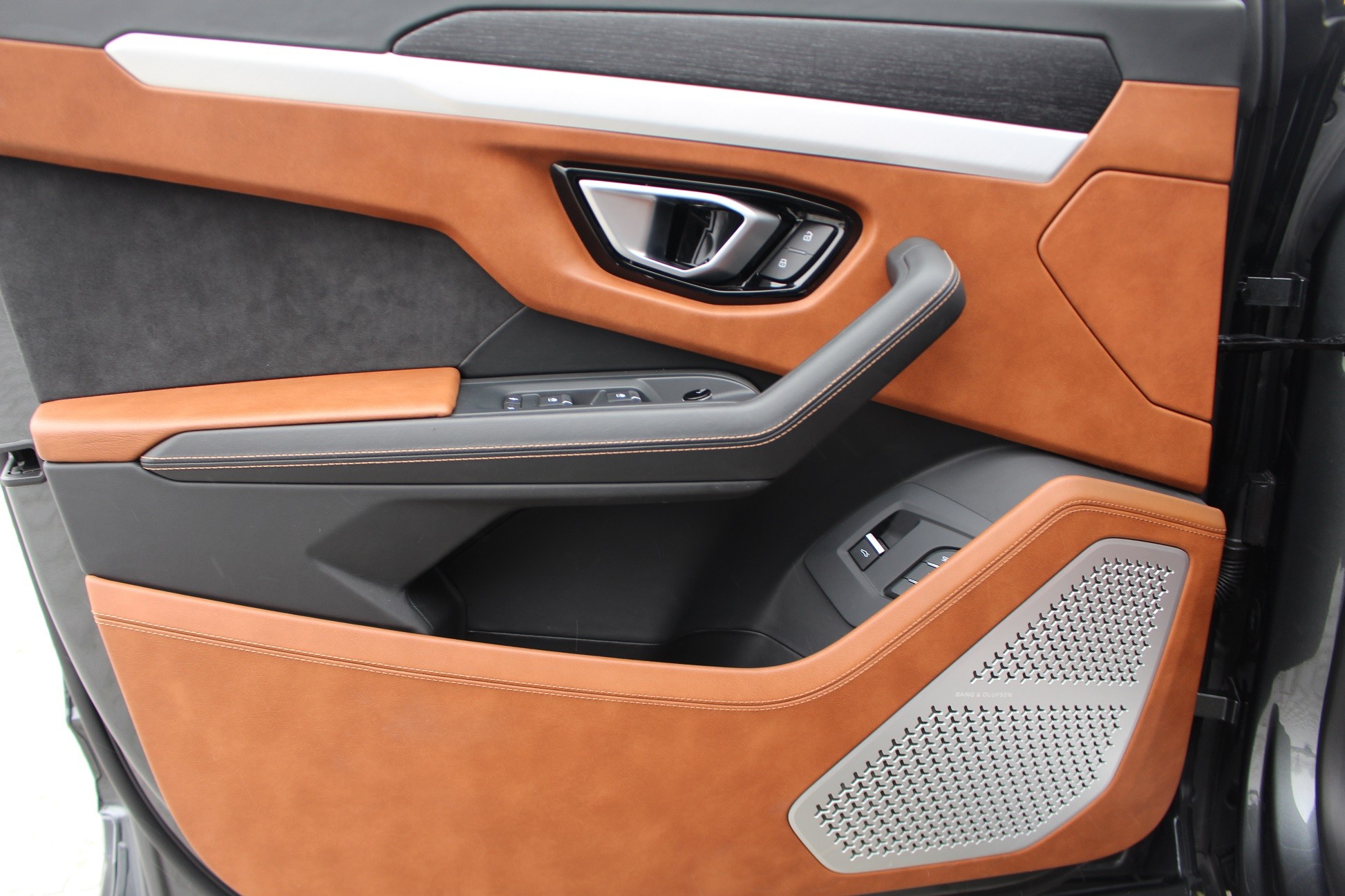2018 Lamborghini Urus, 12/20