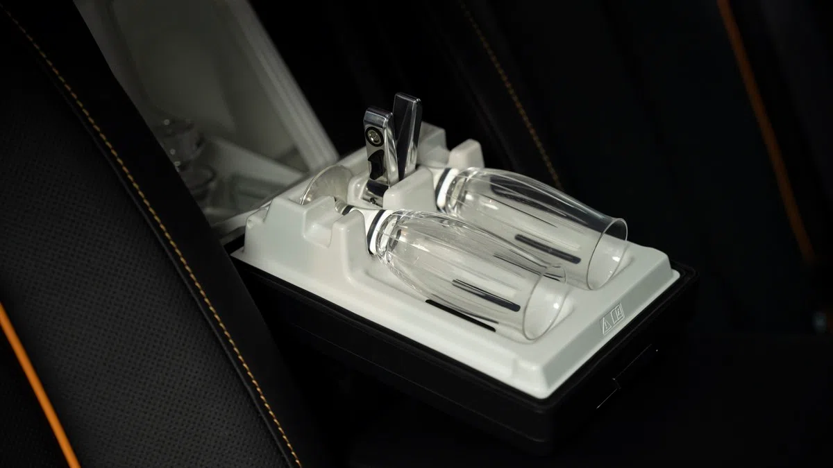 2021 Rolls Royce Cullinan Black Badge interior, center console