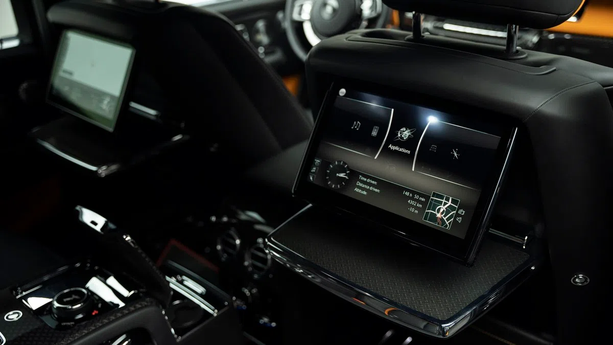 2021 Rolls Royce Cullinan Black Badge interior