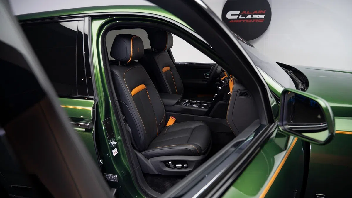 2021 Rolls Royce Cullinan Black Badge interior, seats