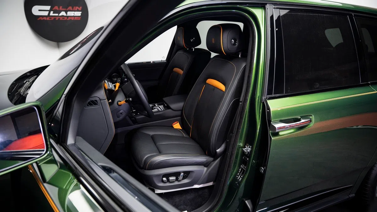2021 Rolls Royce Cullinan Black Badge interior, seats