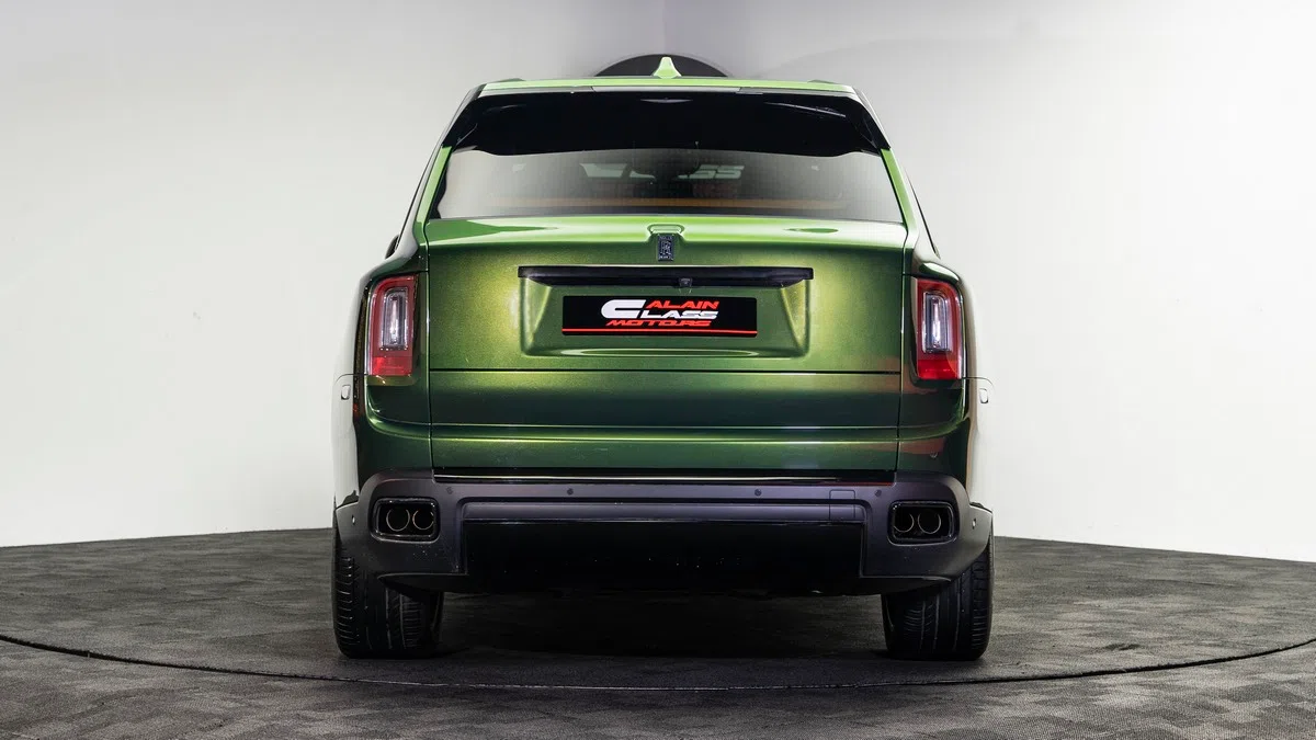 2021 Rolls Royce Cullinan Black Badge, rear three-quarter view