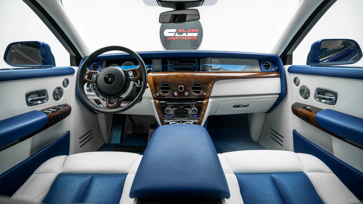 2019 Rolls Royce Phantom interior, dashboard