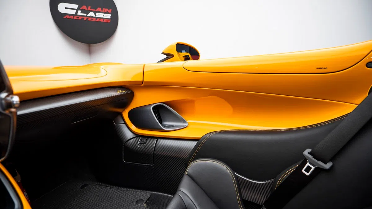2021 McLaren Elva – 1 of 149 interior
