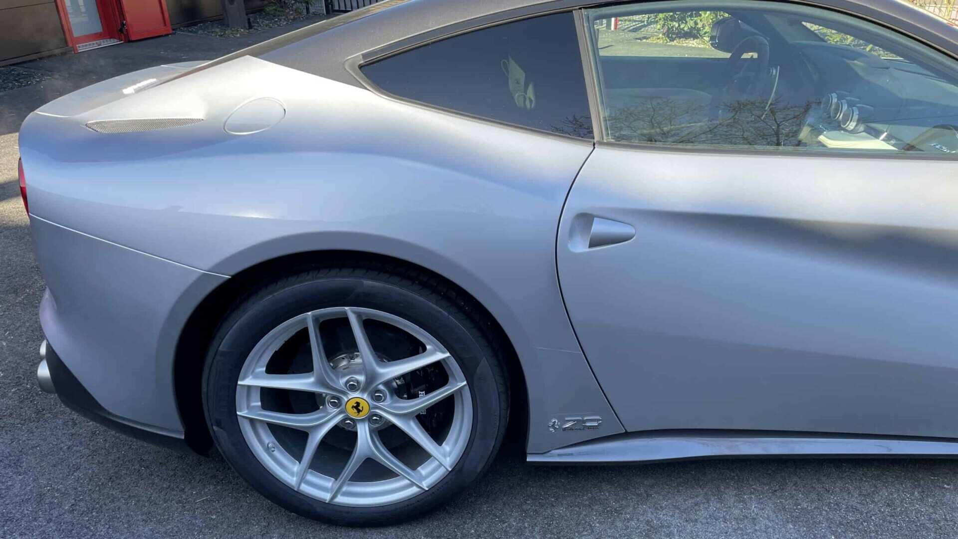 2017 Ferrari F12 Berlinetta 70th, 9/11