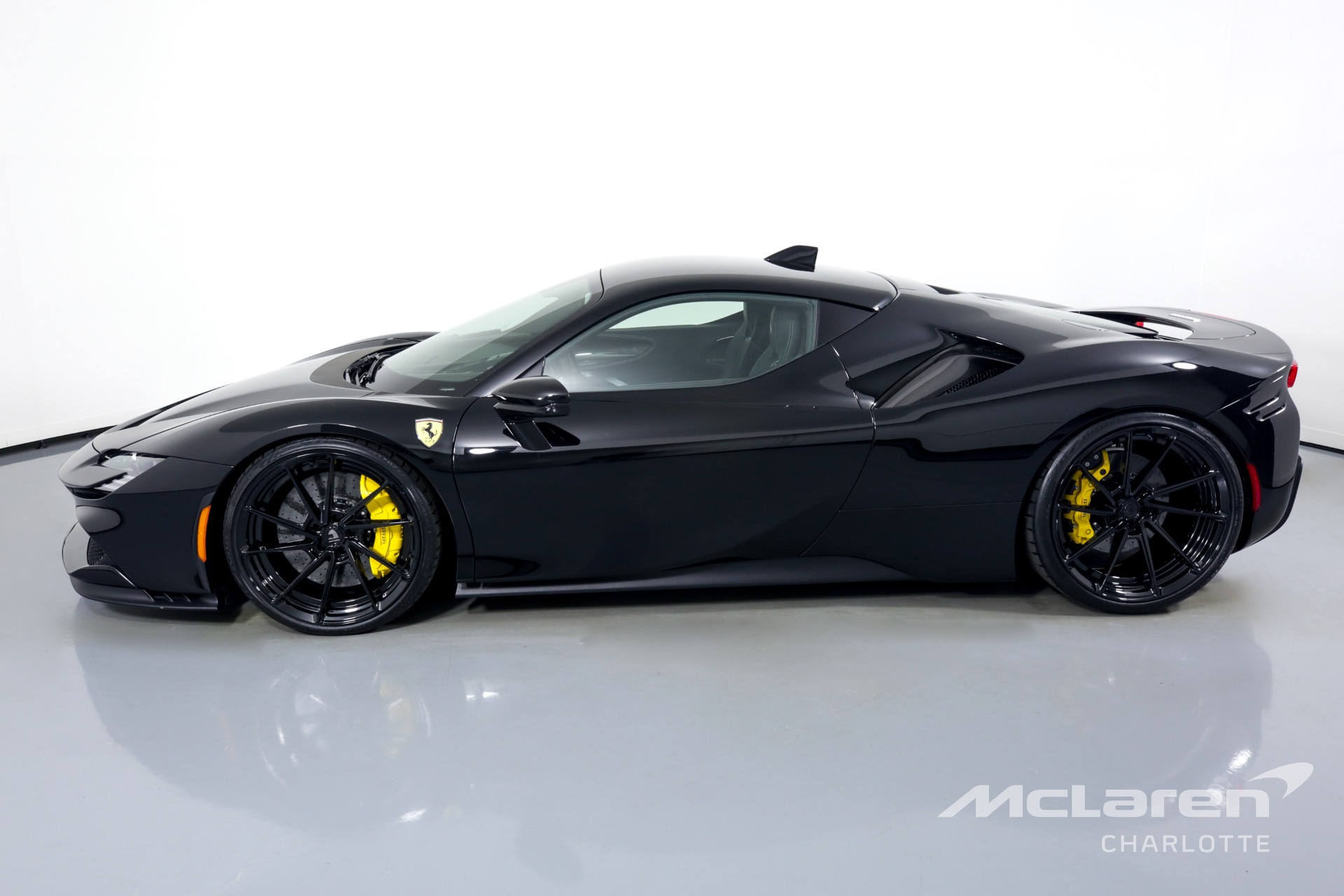 2021 FERRARI SF90 STRADALE, 3/20