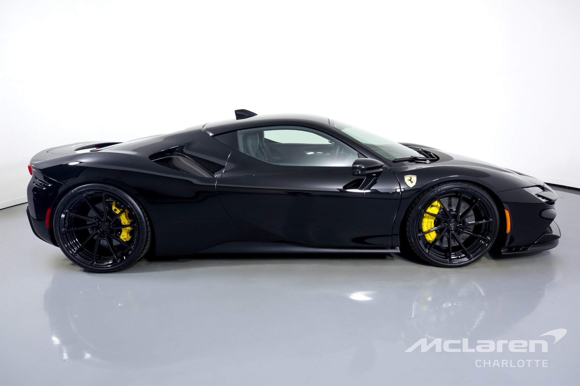 2021 FERRARI SF90 STRADALE, 6/20