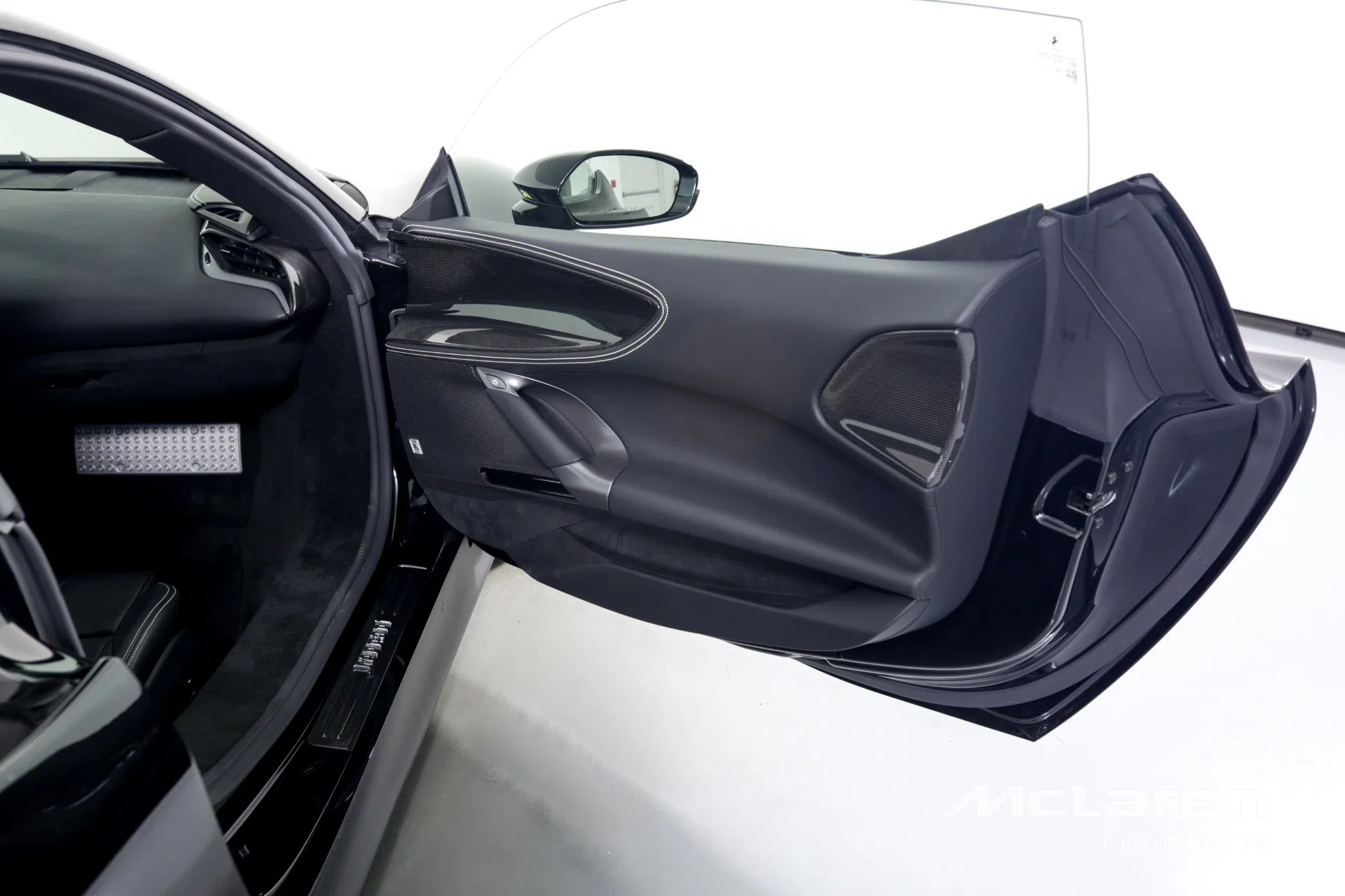 2021 Ferrari SF90 Stradale interior, door panel, NERO