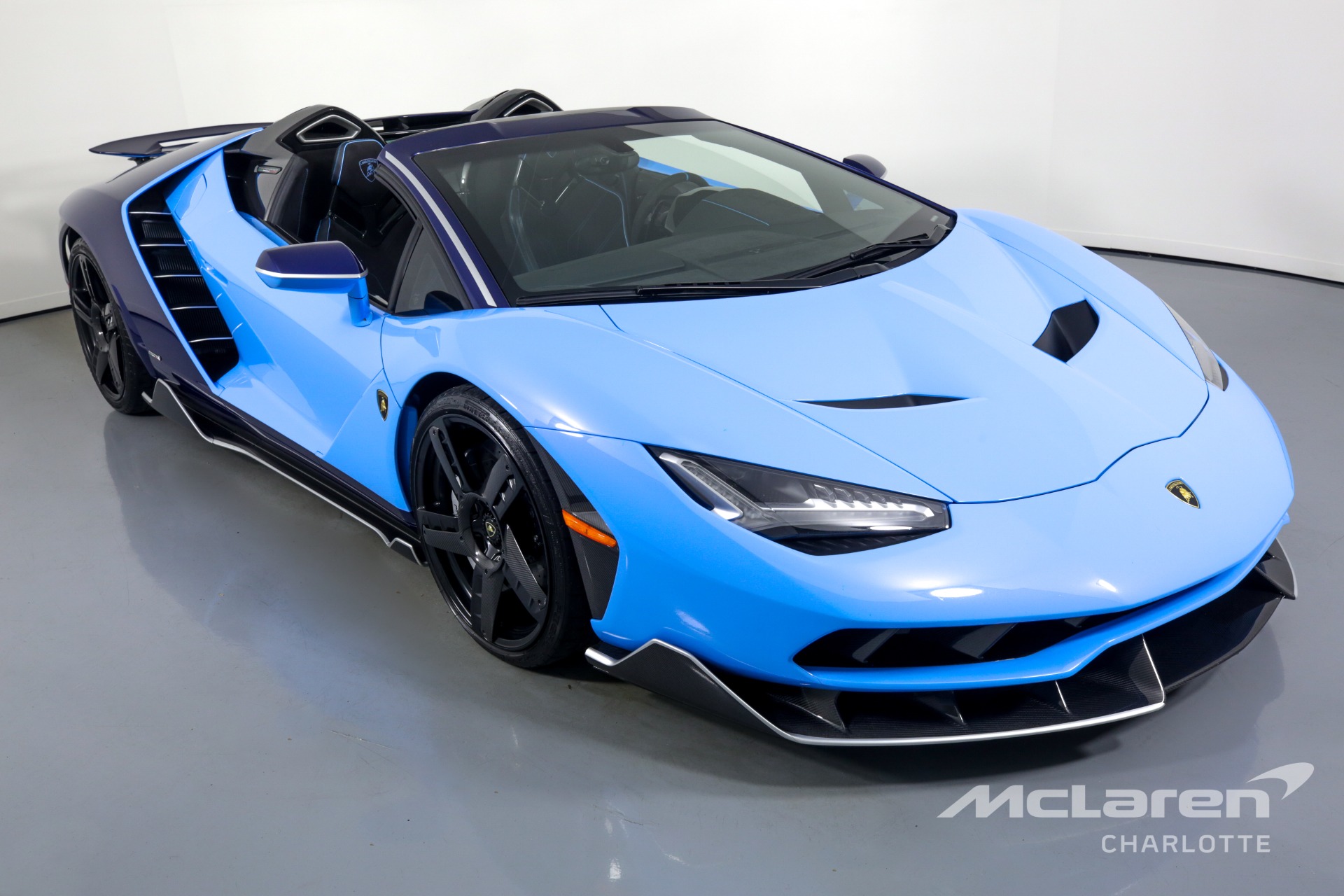 2017 LAMBORGHINI CENTENARIO