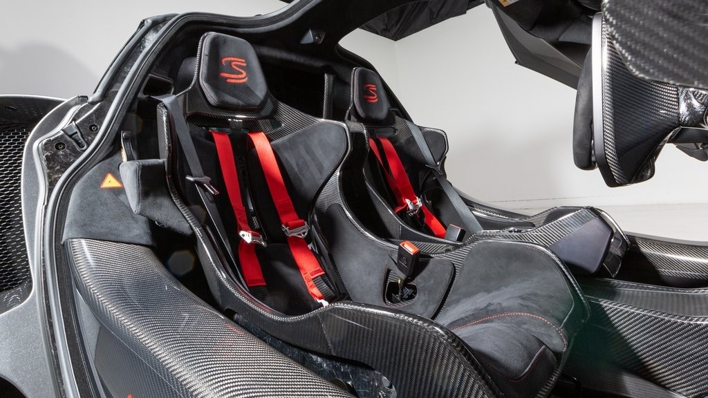 2019 McLaren Senna Coupe, 17/20