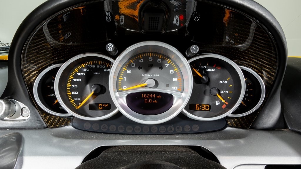 2005 Porsche Carrera GT Base Coupe, 16/20