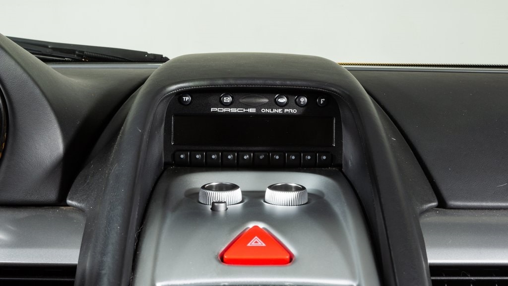2005 Porsche Carrera GT Base Coupe, 18/20