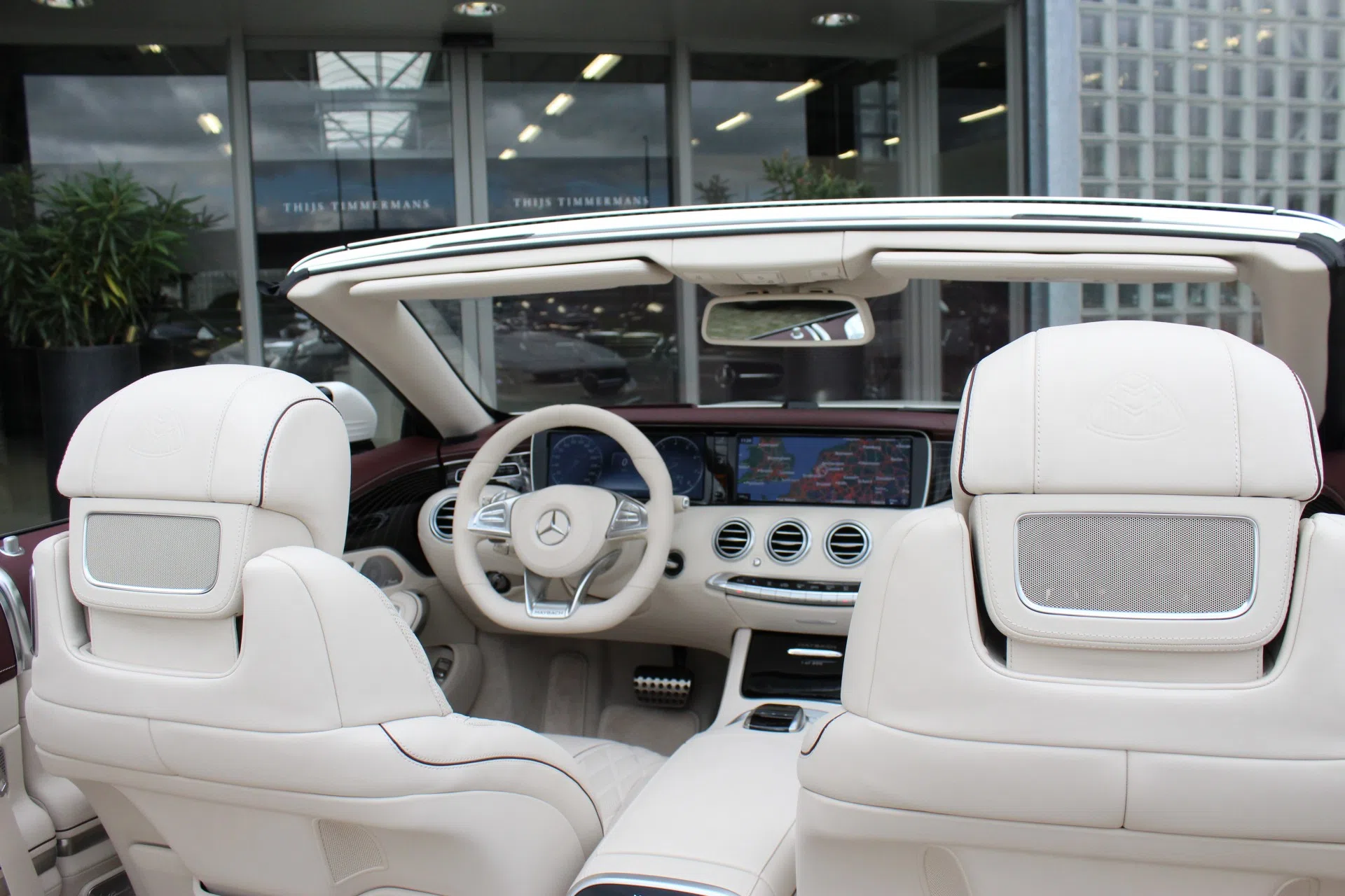 2017 Mercedes-Maybach S 650 Cabriolet 1 of 300 interior, White