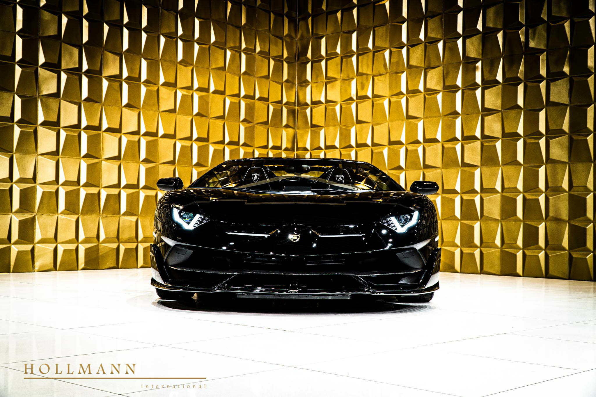 2020 Lamborghini Aventador SVJ Roadster, 2/17