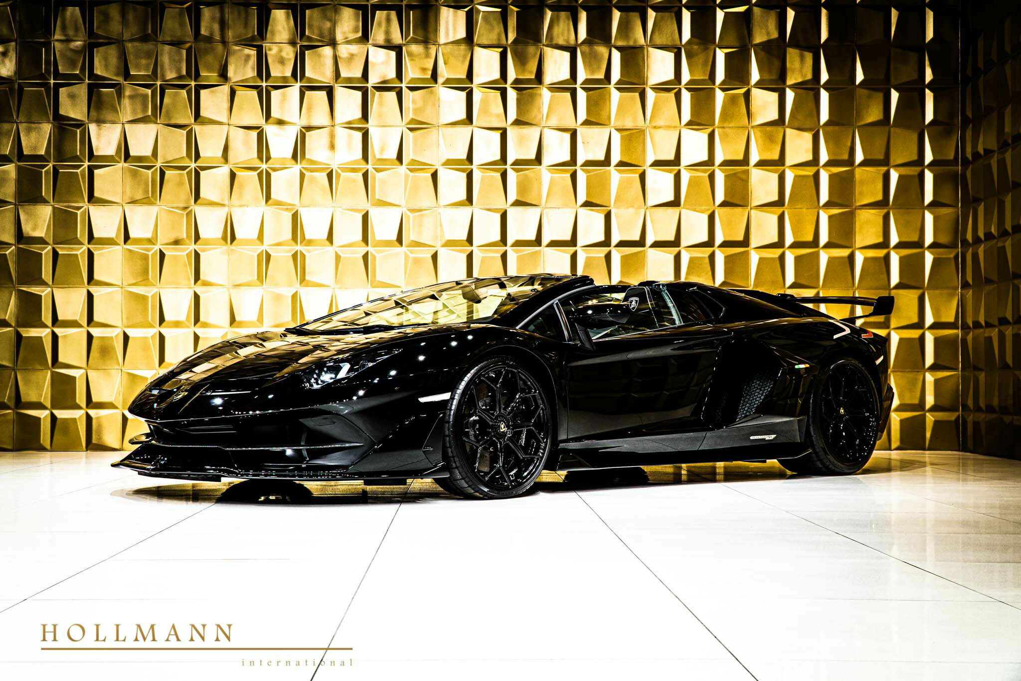 2020 Lamborghini Aventador SVJ Roadster, 3/17