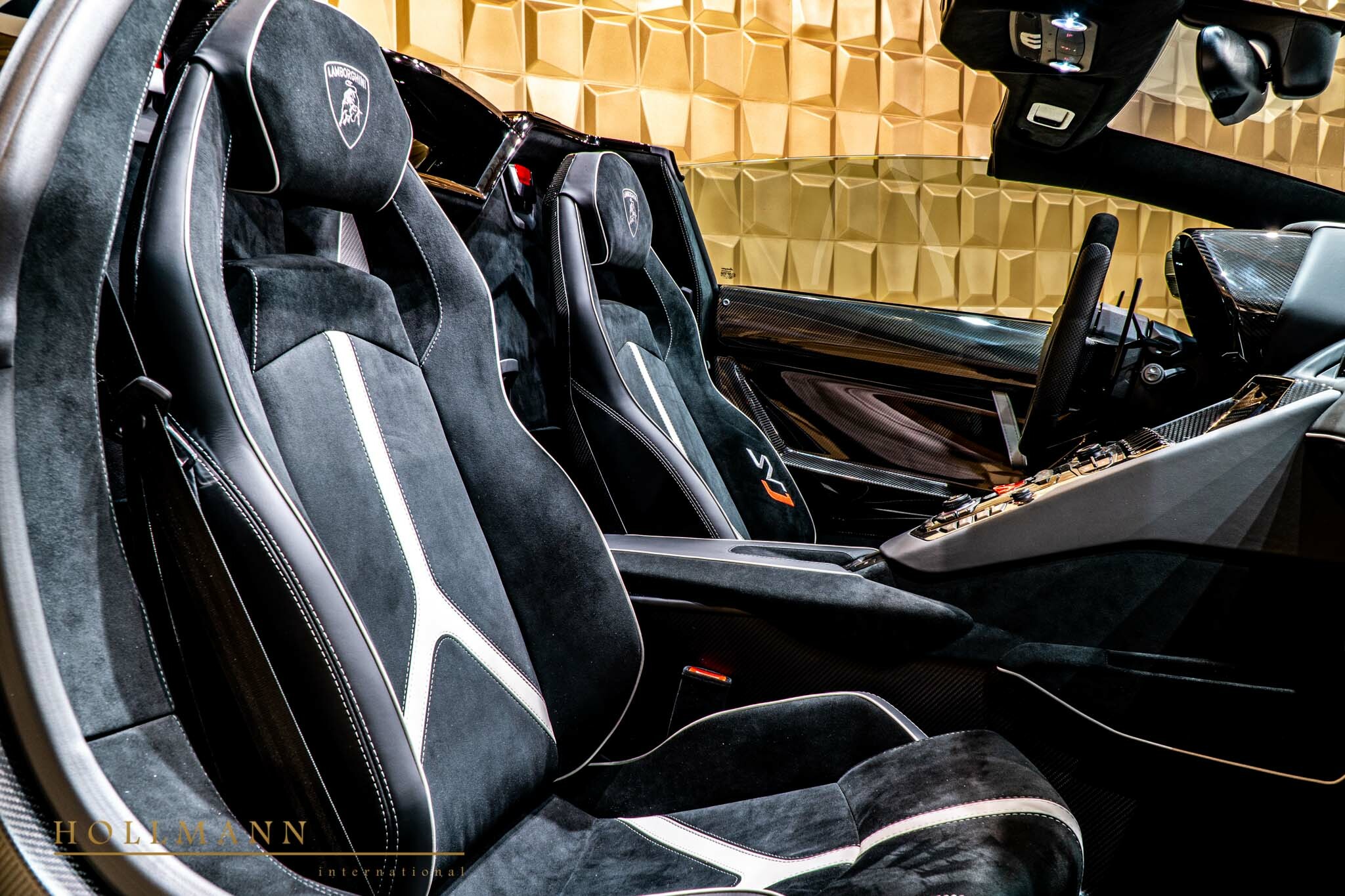 2020 Lamborghini Aventador SVJ Roadster, 15/17