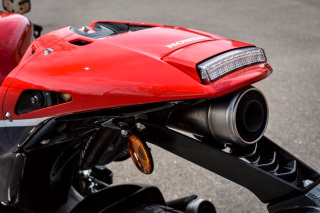 2015 HONDA RC213V-S - 1 OF 250, 3/18