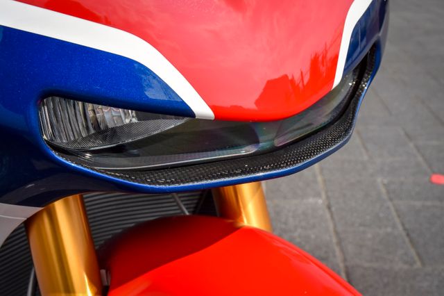 2015 HONDA RC213V-S - 1 OF 250, 4/18