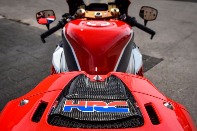 2015 HONDA RC213V-S - 1 OF 250, 6/18