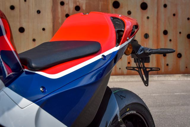2015 HONDA RC213V-S - 1 OF 250, 7/18