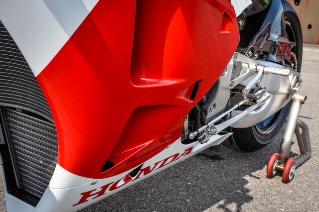 2015 HONDA RC213V-S - 1 OF 250, 9/18