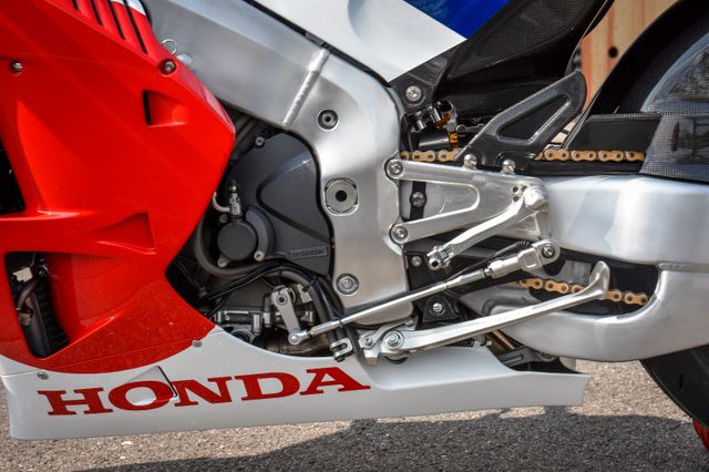 2015 HONDA RC213V-S - 1 OF 250, 10/18