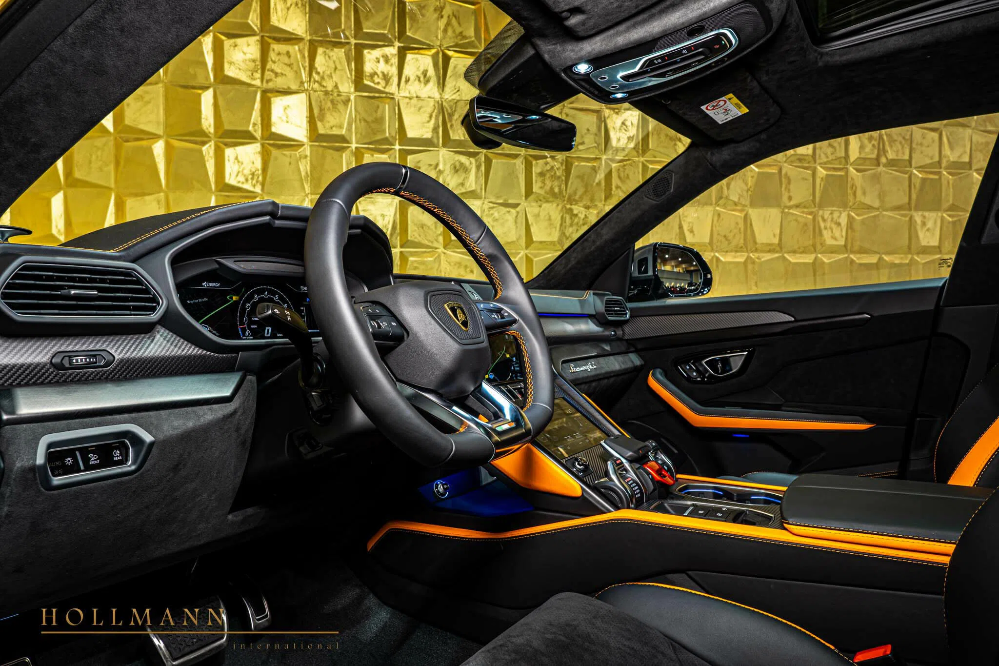 2022 Lamborghini Urus Capsule interior, dashboard, Bicolor Leder Schwarz / Orange