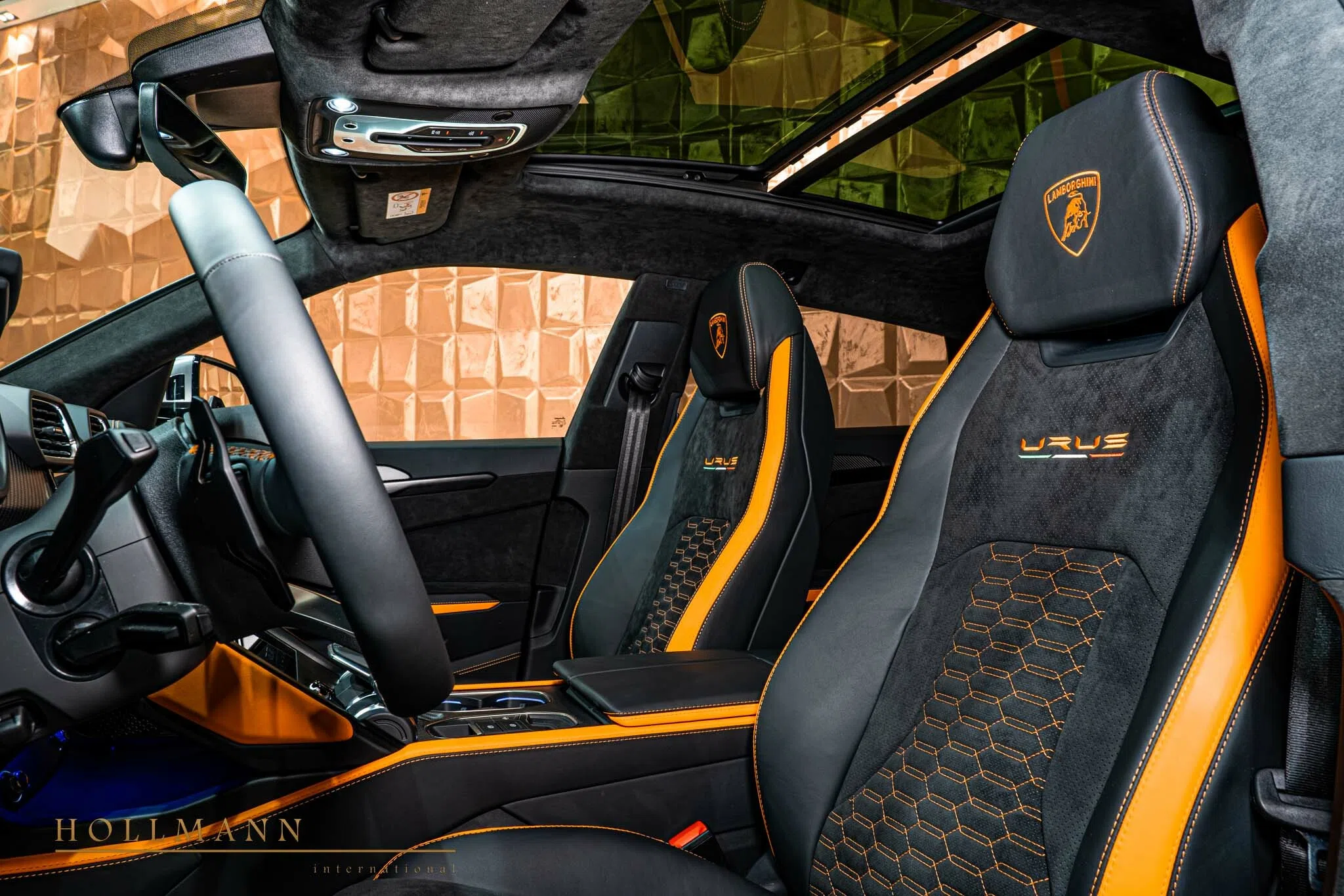 2022 Lamborghini Urus Capsule interior, seats, Bicolor Leder Schwarz / Orange