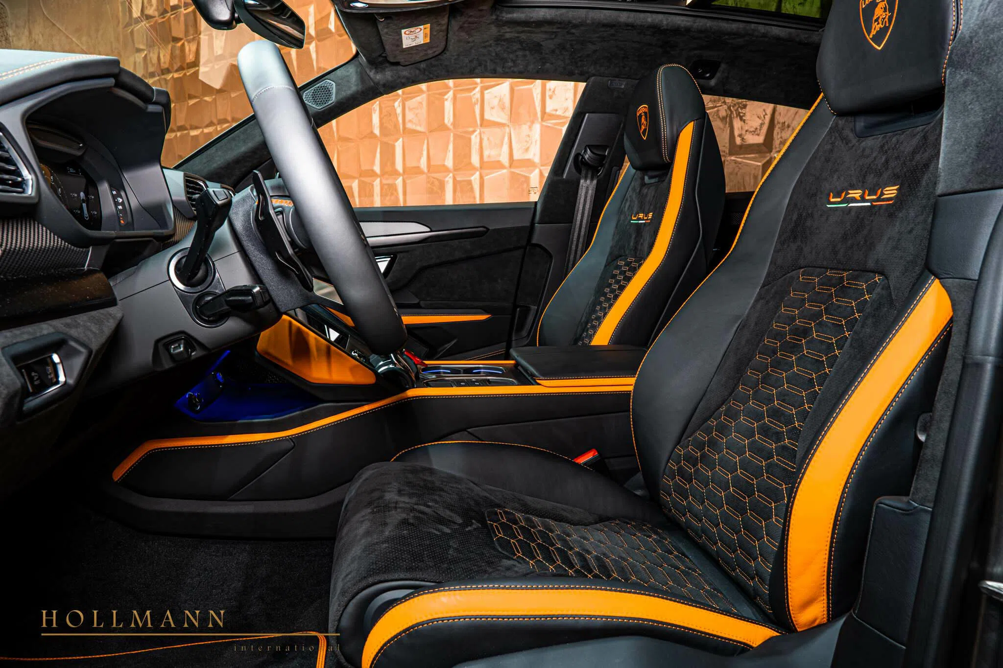2022 Lamborghini Urus Capsule interior, seats, Bicolor Leder Schwarz / Orange