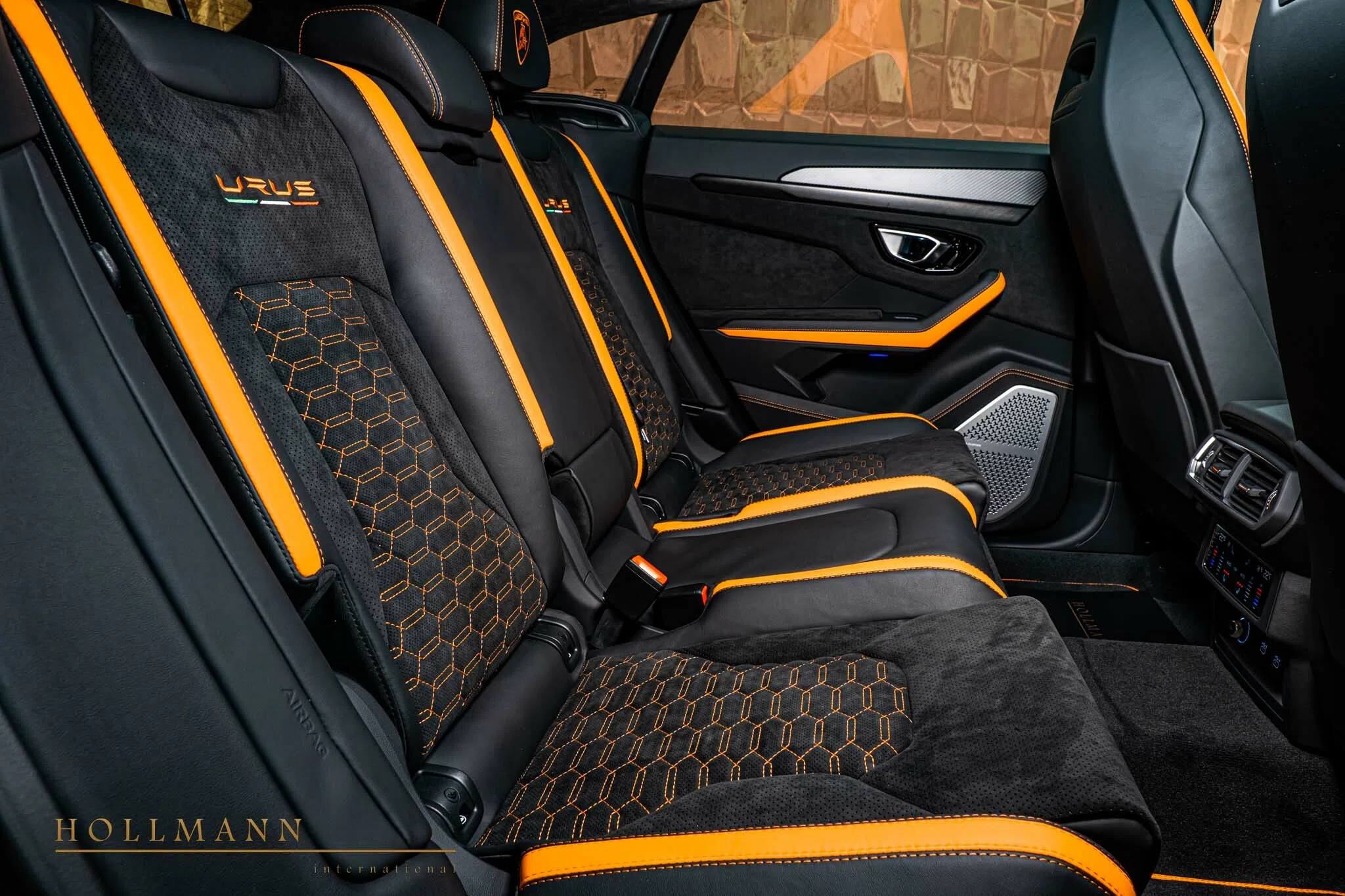2022 Lamborghini Urus Capsule interior, seats, Bicolor Leder Schwarz / Orange